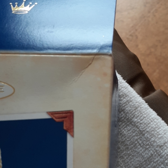 Hallmark Celebration Barbie, 2005. - Picture 3 of 8